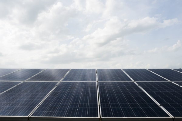Installation de panneaux solaires à Yverdon